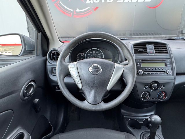 2016 Nissan Versa Image 25