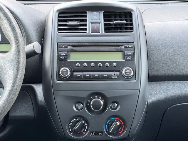 2016 Nissan Versa Image 26