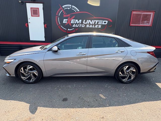 2024 Hyundai Elantra Image 3