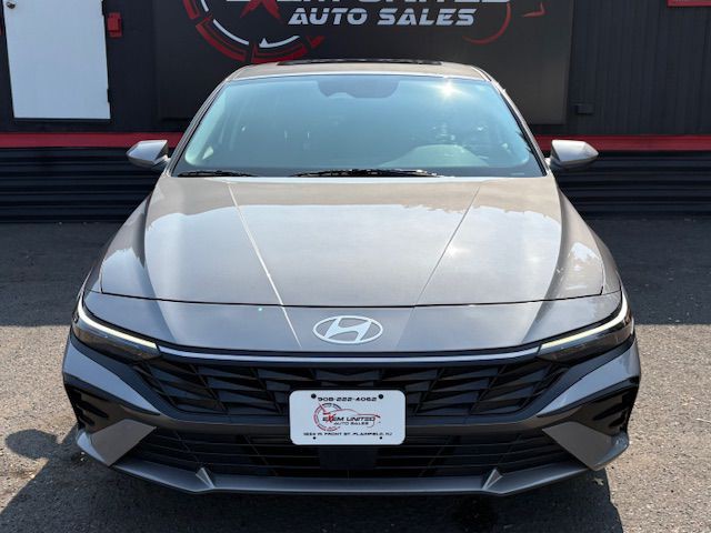 2024 Hyundai Elantra Image 8