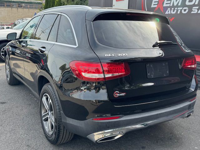 2017 Mercedes-Benz GLC-Class Image 4