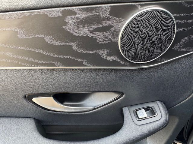 2017 Mercedes-Benz GLC-Class Image 16