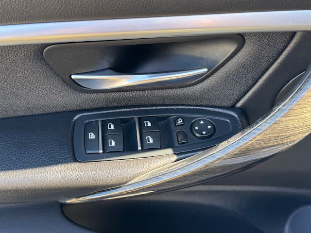 2018 BMW 3 Series Image 10