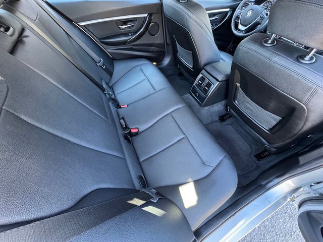 2018 BMW 3 Series Image 18
