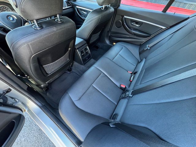 2018 BMW 3 Series Image 11