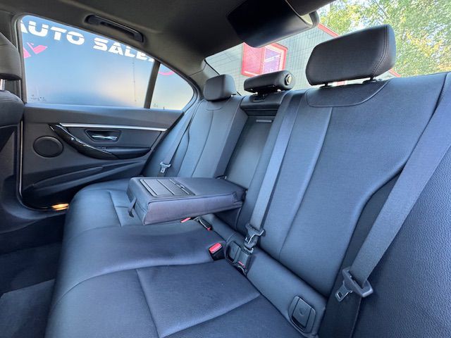 2018 BMW 3 Series Image 13