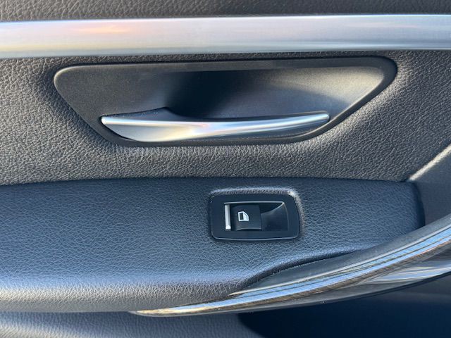 2018 BMW 3 Series Image 14