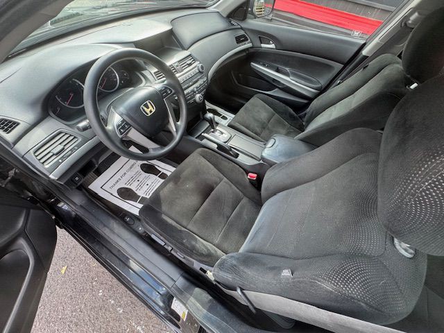 2010 Honda Accord Image 11