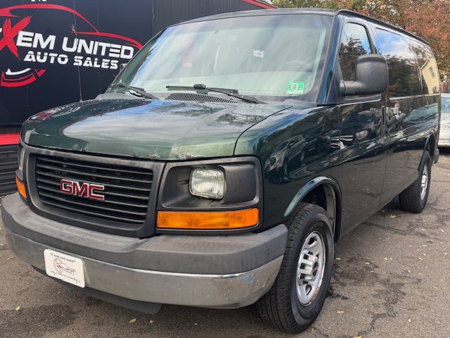 2016 GMC Savana Image 2