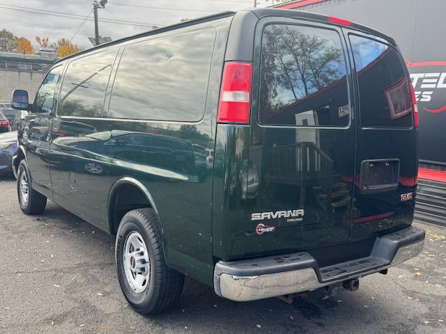 2016 GMC Savana Image 4