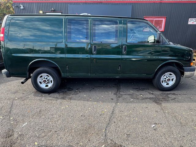 2016 GMC Savana Image 6