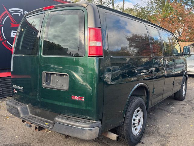 2016 GMC Savana Image 7