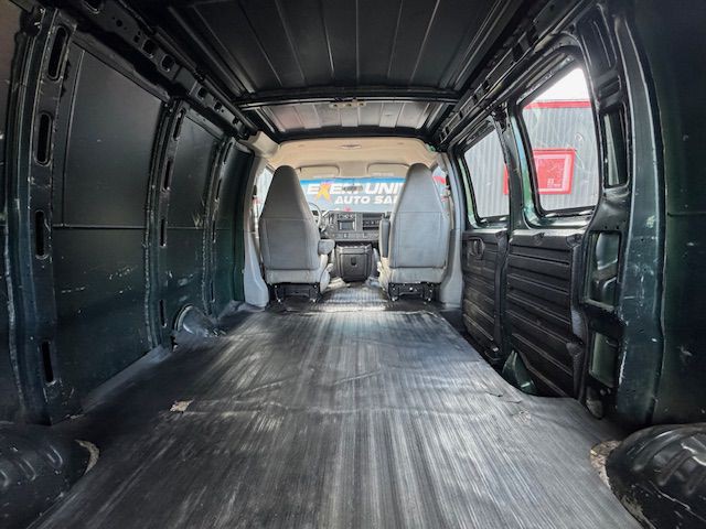 2016 GMC Savana Image 11