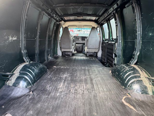 2016 GMC Savana Image 12