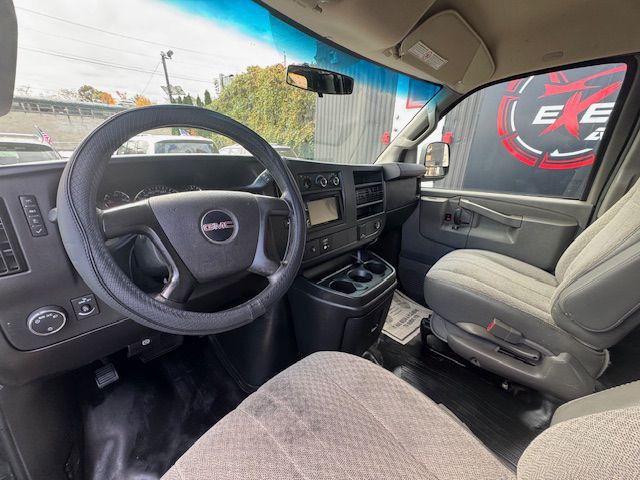 2016 GMC Savana Image 14