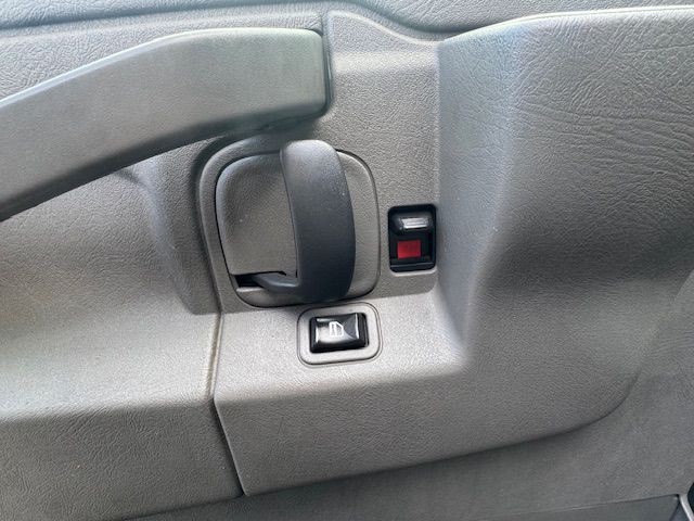 2016 GMC Savana Image 16