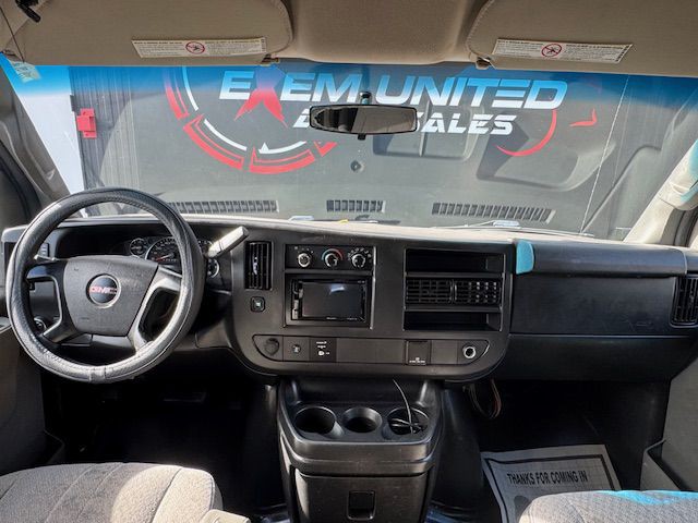 2016 GMC Savana Image 24