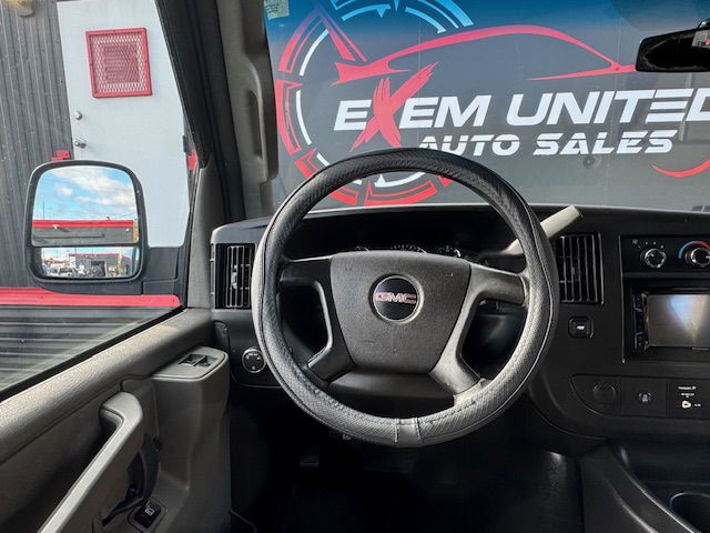 2016 GMC Savana Image 25