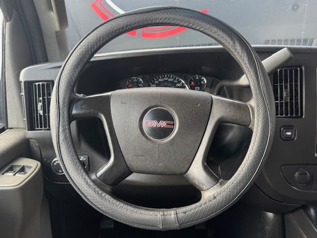 2016 GMC Savana Image 26