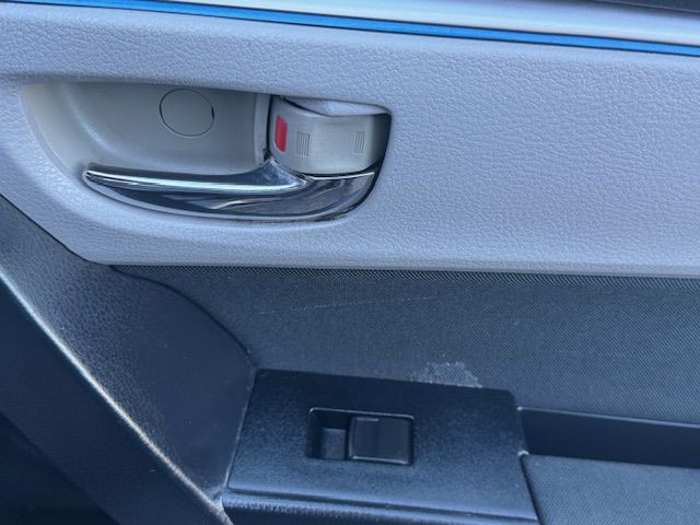 2015 Toyota Corolla Image 20