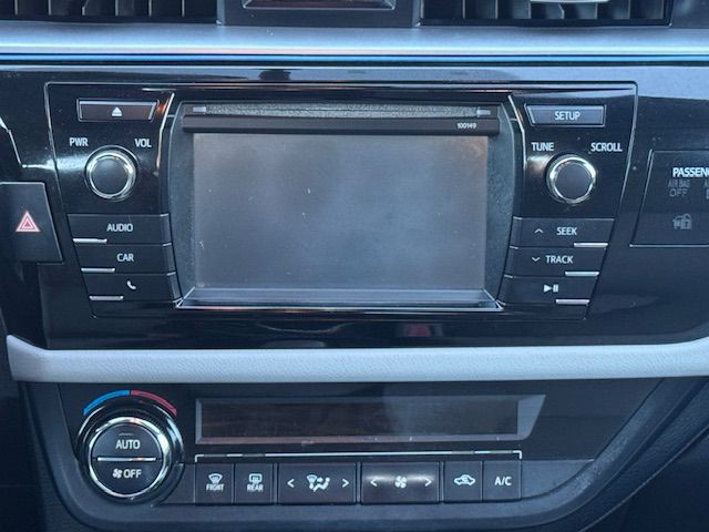 2015 Toyota Corolla Image 24