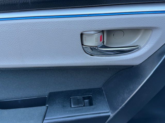 2015 Toyota Corolla Image 14