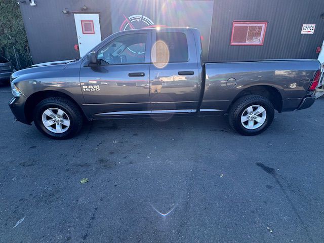 2018 RAM 1500 Image 3
