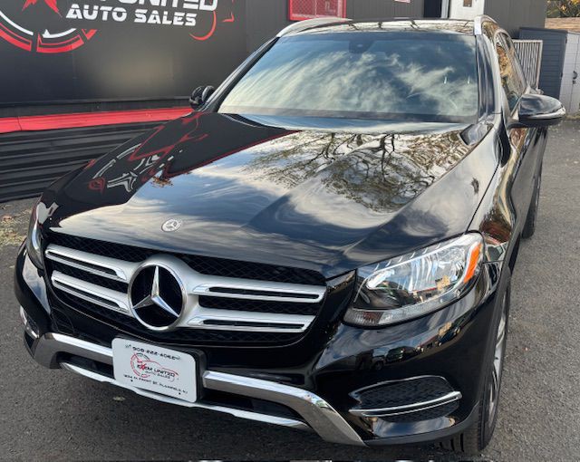 2019 Mercedes-Benz GLC-Class Image 1