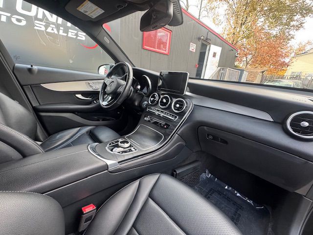 2019 Mercedes-Benz GLC-Class Image 16