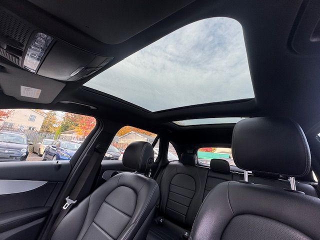 2019 Mercedes-Benz GLC-Class Image 25