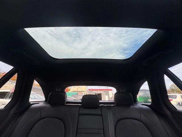 2019 Mercedes-Benz GLC-Class Image 26