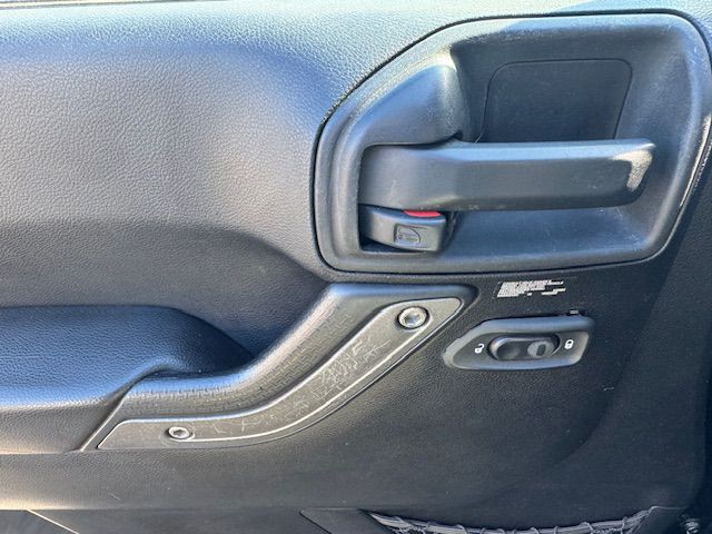 2012 Jeep Wrangler Unlimited Image 13