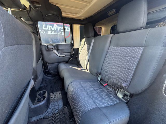 2012 Jeep Wrangler Unlimited Image 15