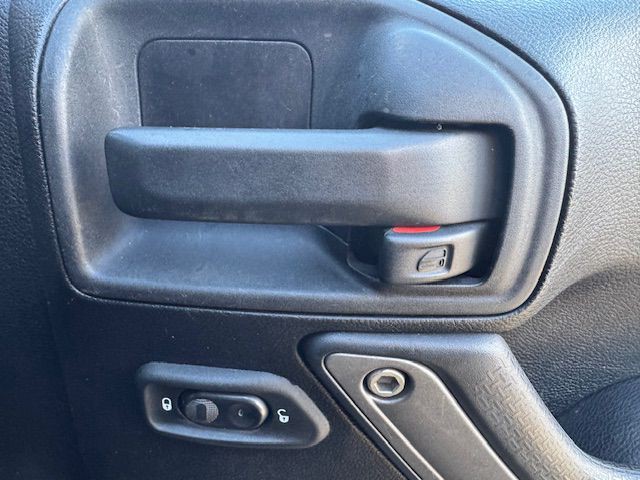 2012 Jeep Wrangler Unlimited Image 19