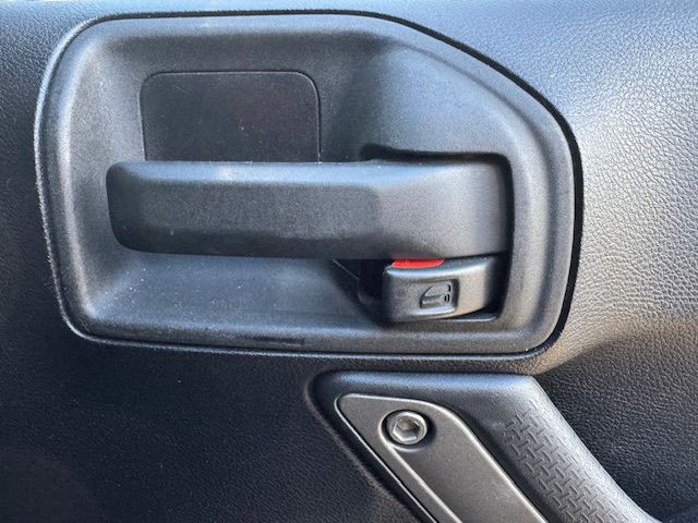 2012 Jeep Wrangler Unlimited Image 22