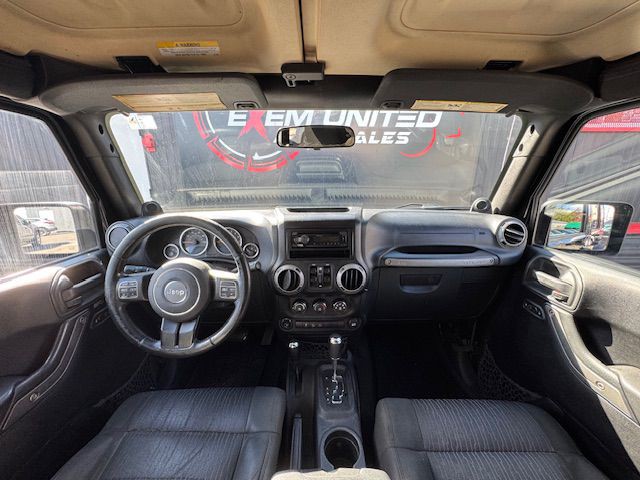 2012 Jeep Wrangler Unlimited Image 23