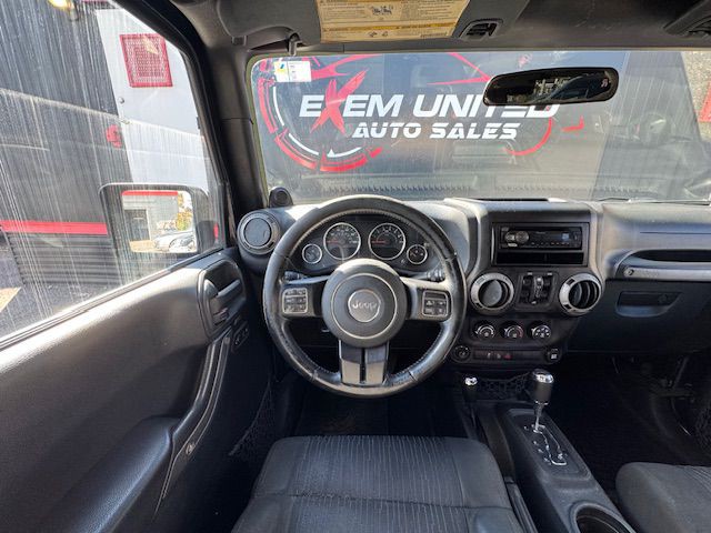 2012 Jeep Wrangler Unlimited Image 24