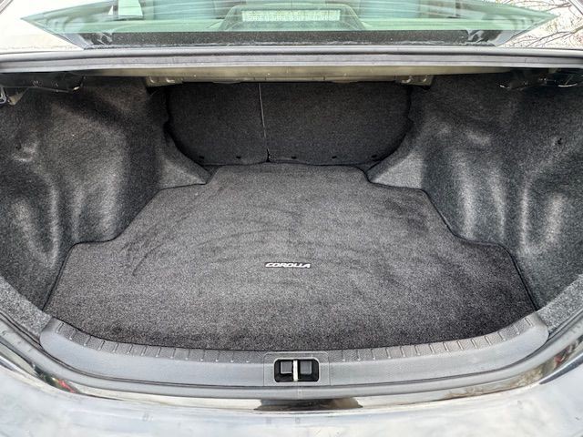 2016 Toyota Corolla Image 9