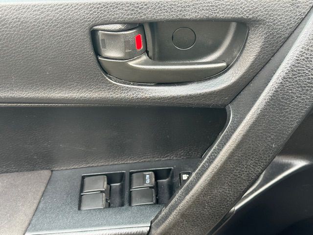 2016 Toyota Corolla Image 12