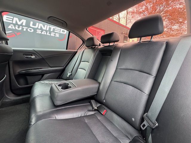 2015 Honda Accord Image 16
