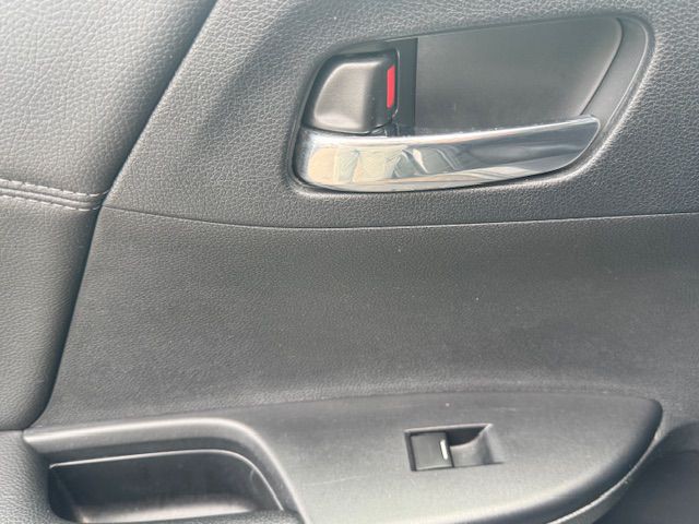 2015 Honda Accord Image 17