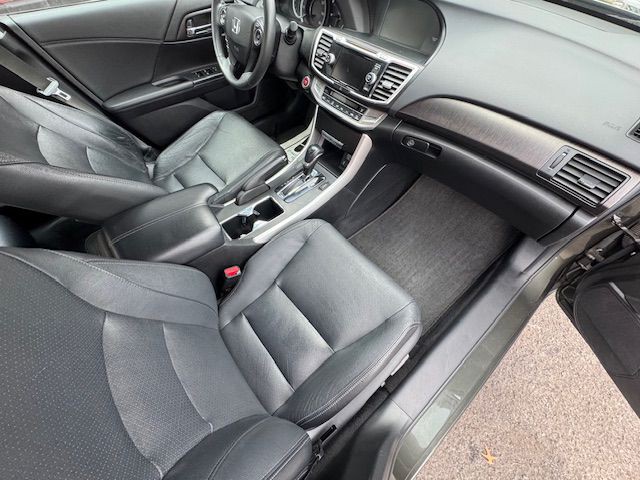 2015 Honda Accord Image 18