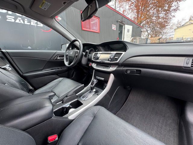 2015 Honda Accord Image 19
