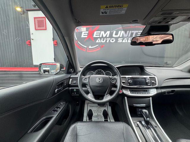 2015 Honda Accord Image 25