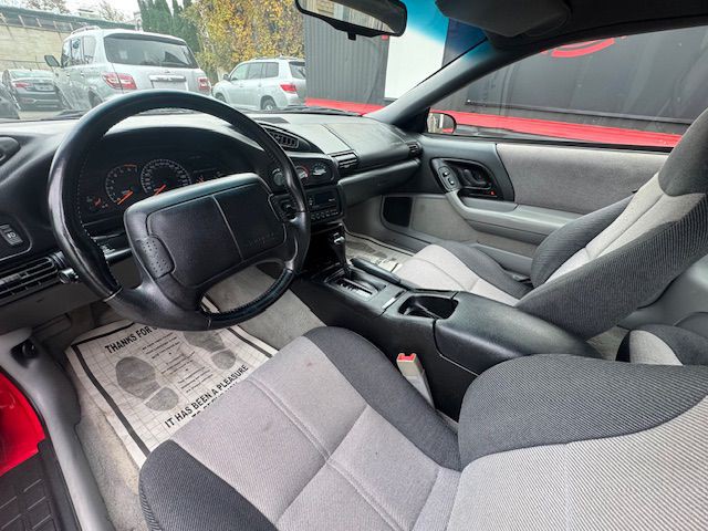1994 Chevrolet Camaro Image 10