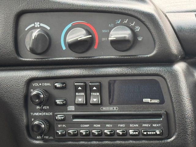 1994 Chevrolet Camaro Image 20