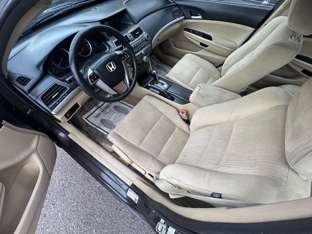 2012 Honda Accord Image 11