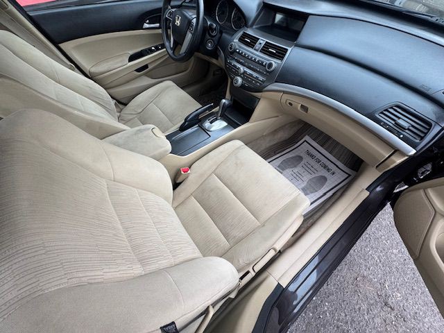 2012 Honda Accord Image 17