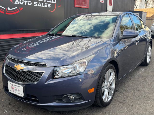 2013 Chevrolet Cruze Image 2