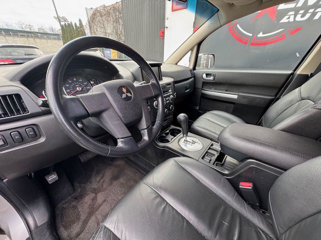 2011 Mitsubishi Endeavor Image 6